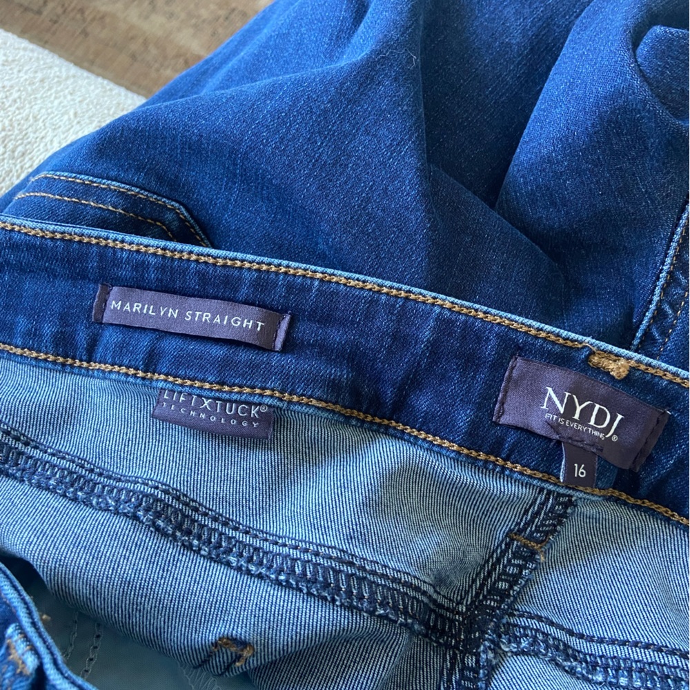 🛑SOLD NYDJ Not Your Daughter’s Jeans Marilyn Straight Leg Jean in Quinn Wash - Picture 5 of 8